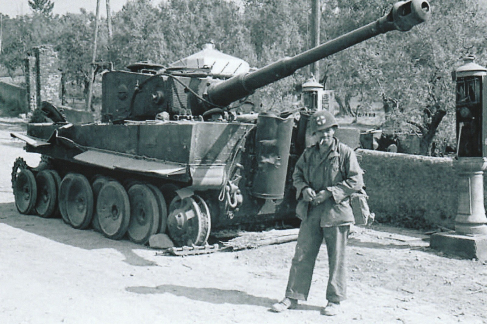 Medic Riding Tank WW II USA Photo ---- GI Medic With Knocked Out Tiger Tank | eBay