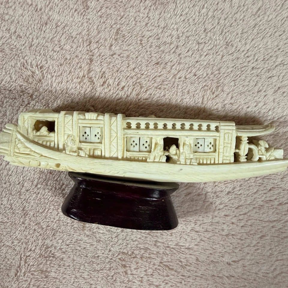 Escultura de bote chatarra bovino tallado chino siglo XIX base de madera antigua con puertas Foto 4 de 4