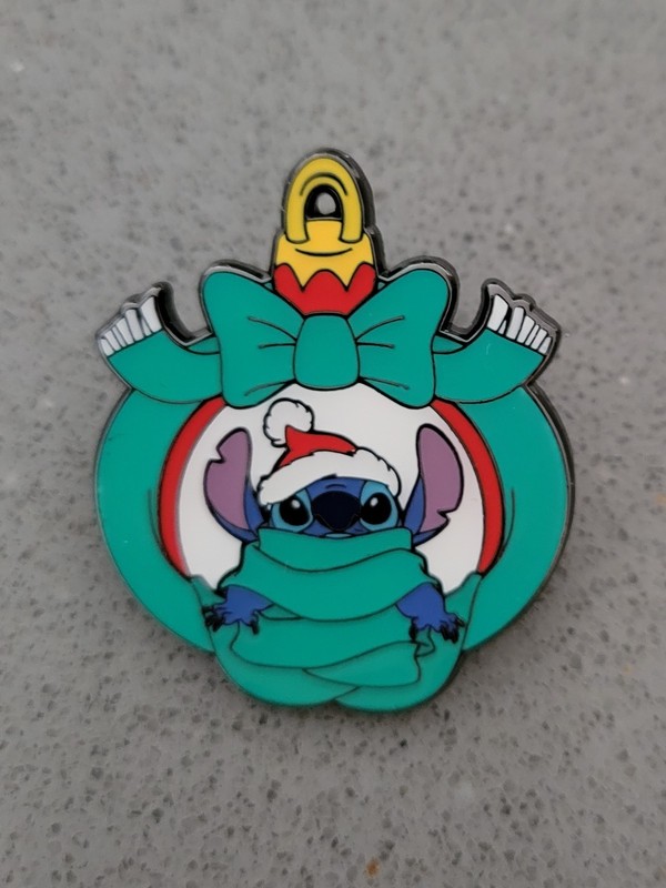 Loungefly Disney Lilo & Stitch Green Scarf Christmas Ornament Enamel Pin & Box