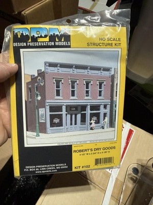 Design Preservation Models HO Scale Robert's Dry Goods structure Kit #102