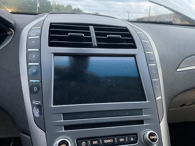 Used Front Center Infotainment Display fits: 2020 Lincoln Mkz front center dash