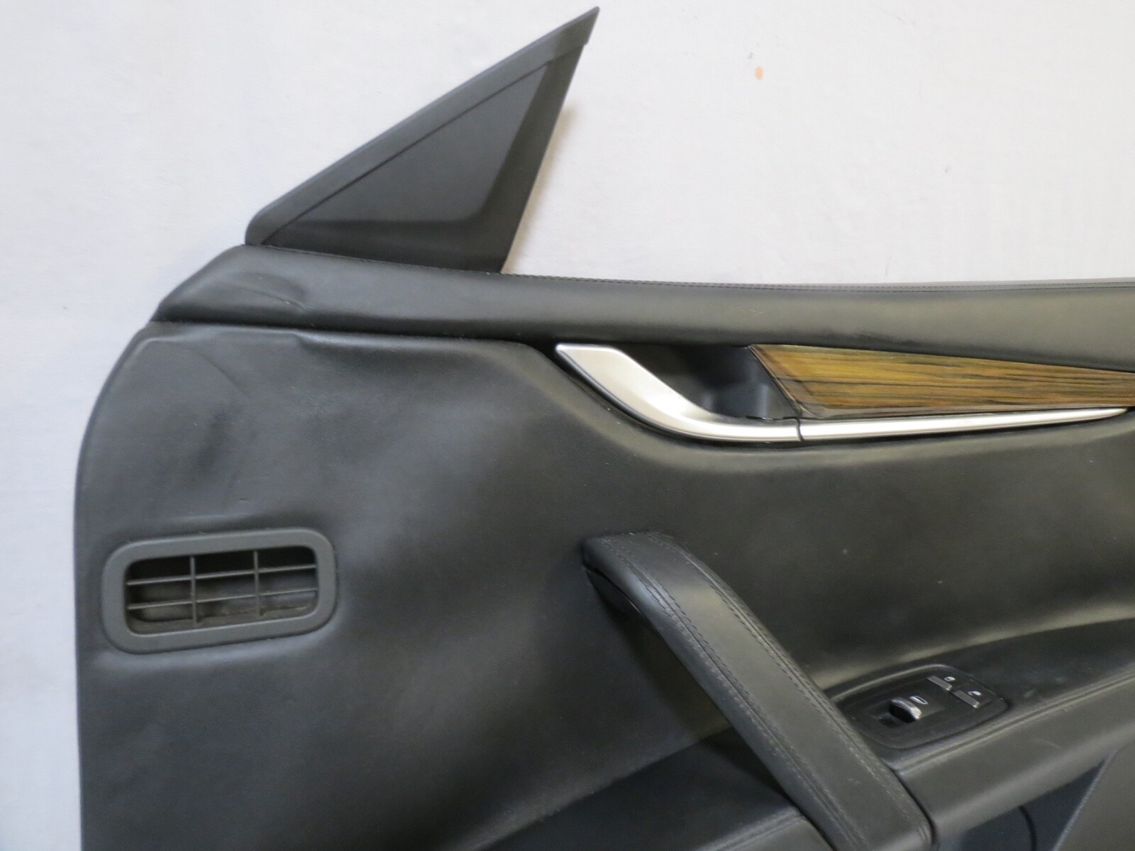 ✅ 14-19 MASERATI GHIBLI Front Right PASSENGER Side Door Panel Bezel Skirt OEM