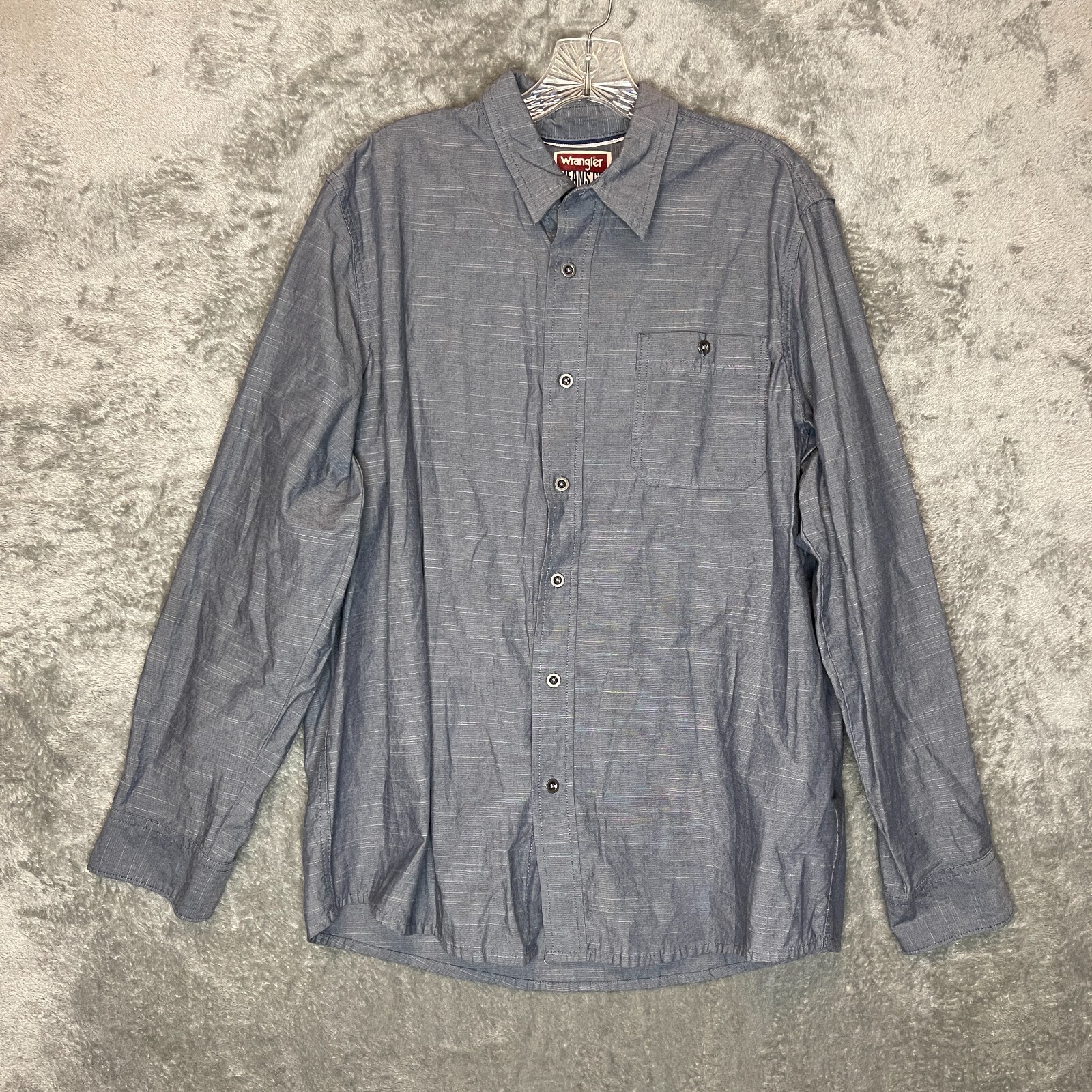 Wrangler Men's Classic Sheen Heathered Chambray Cotton Button Down Shirt