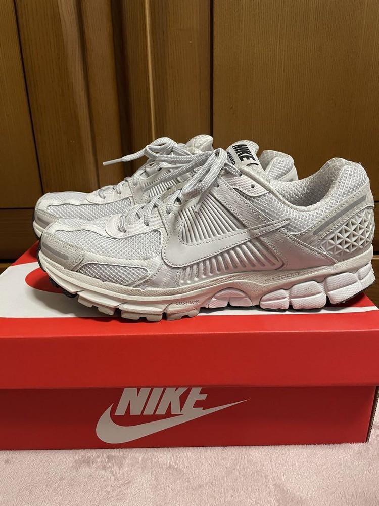 Nike Women'S Zoom Vomero 5 Size US10.5