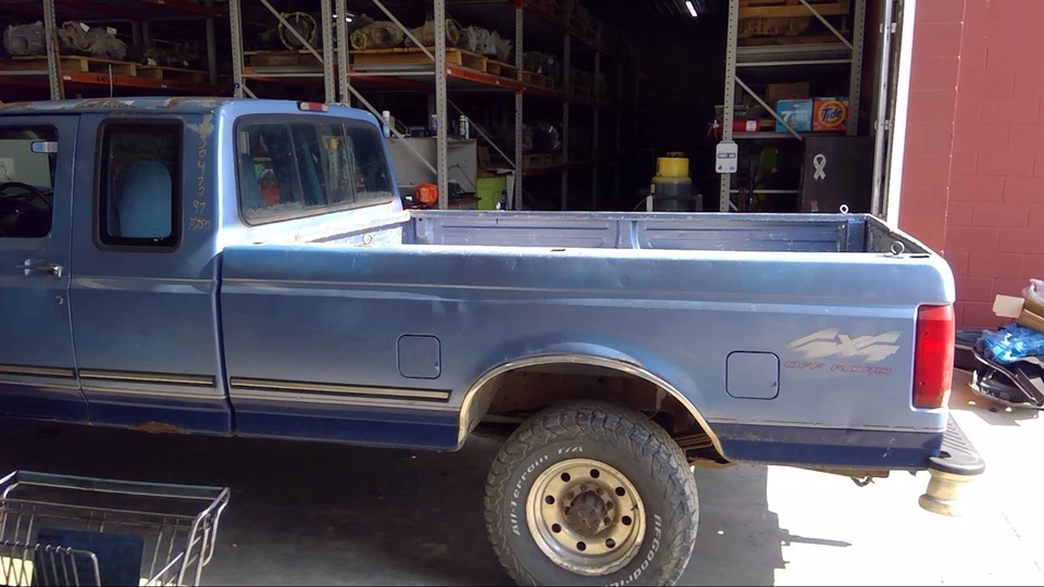 Compresor de aire acondicionado usado se adapta a: camioneta Ford F250 1997 de 8501 PBV 8-445 7,3 L diésel Foto 4 de 4