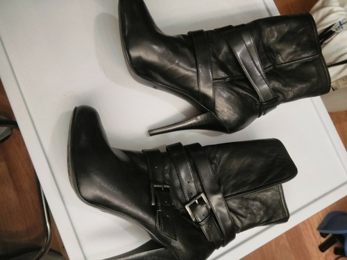 guess high heel ankle boots