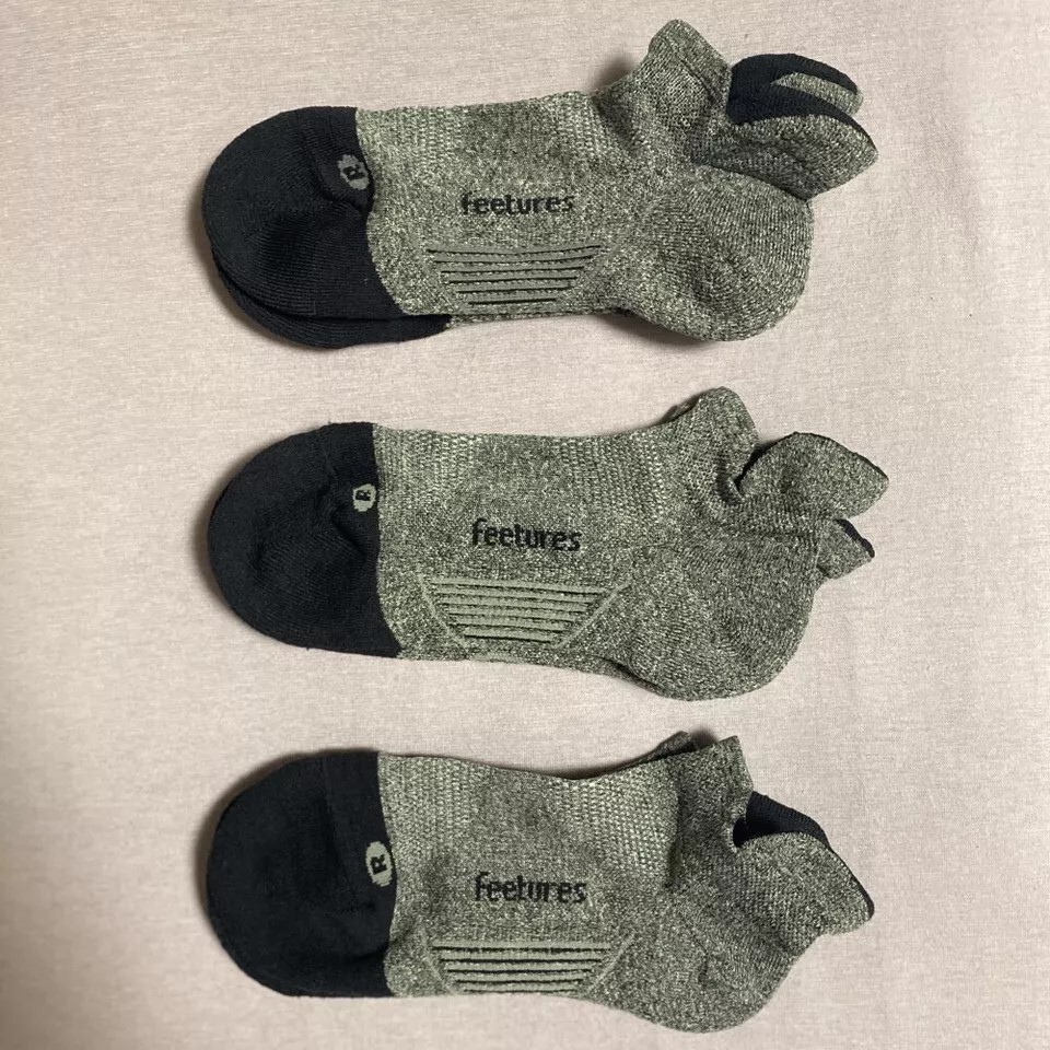 3 Pairs Feetures Mens Womens Elite Ultra Light Cushion No Show Tab Socks Size M