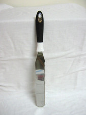 MARTHA STEWART LONG 1 SERRATED EDGE ROUNDED  SPREADER KNIFE  SPATULA  UTENSIL