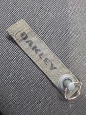 Portachiavi spilla granata Oakley raro e autentico