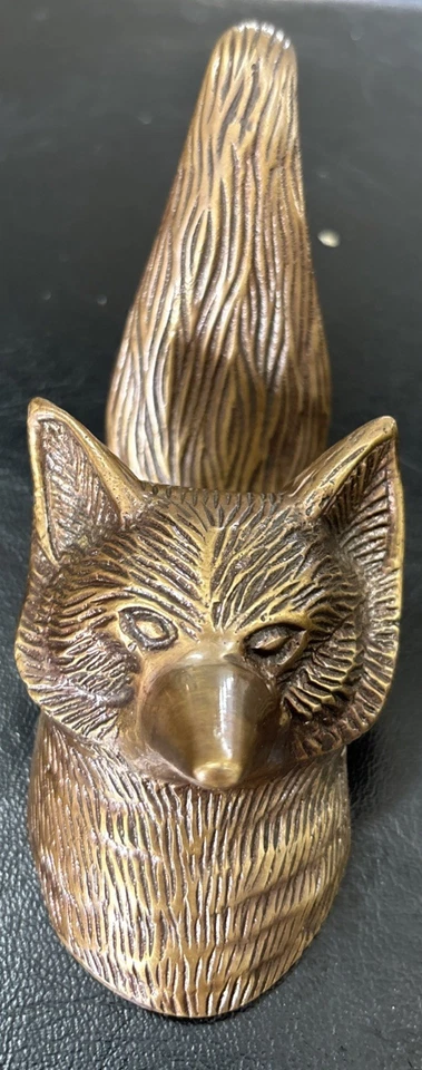 Gancho de pared Darshan de 5"" de ancho en metal marrón Foto 2 de 4