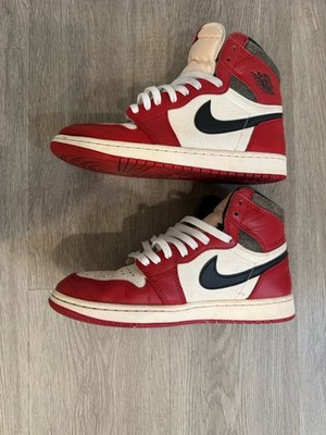 Nike Air Jordan 1 赤/白 高トップスニーカーChicago Nike Air Jordan 1 Retro High OG Chicago Lost & Found Red DZ5485