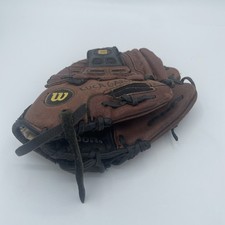 Wilson ezCatch 425 kid's baseball T-ball glove RHT EZ CATCH. 9 1/2"