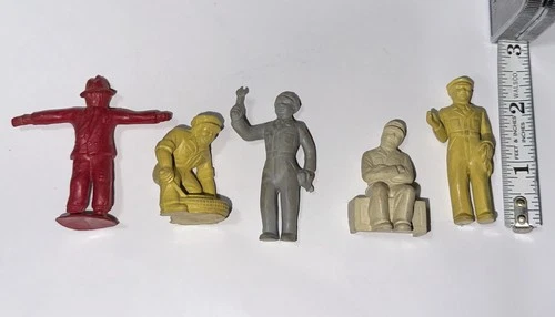 4- Vintage Marx Service Station Figures 1- Scarecrow Rare Hard to Find 1950s