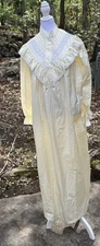 Kathryn Granny Style Long Pale Yellow W/White Lace Button Front Nightgown Sz L