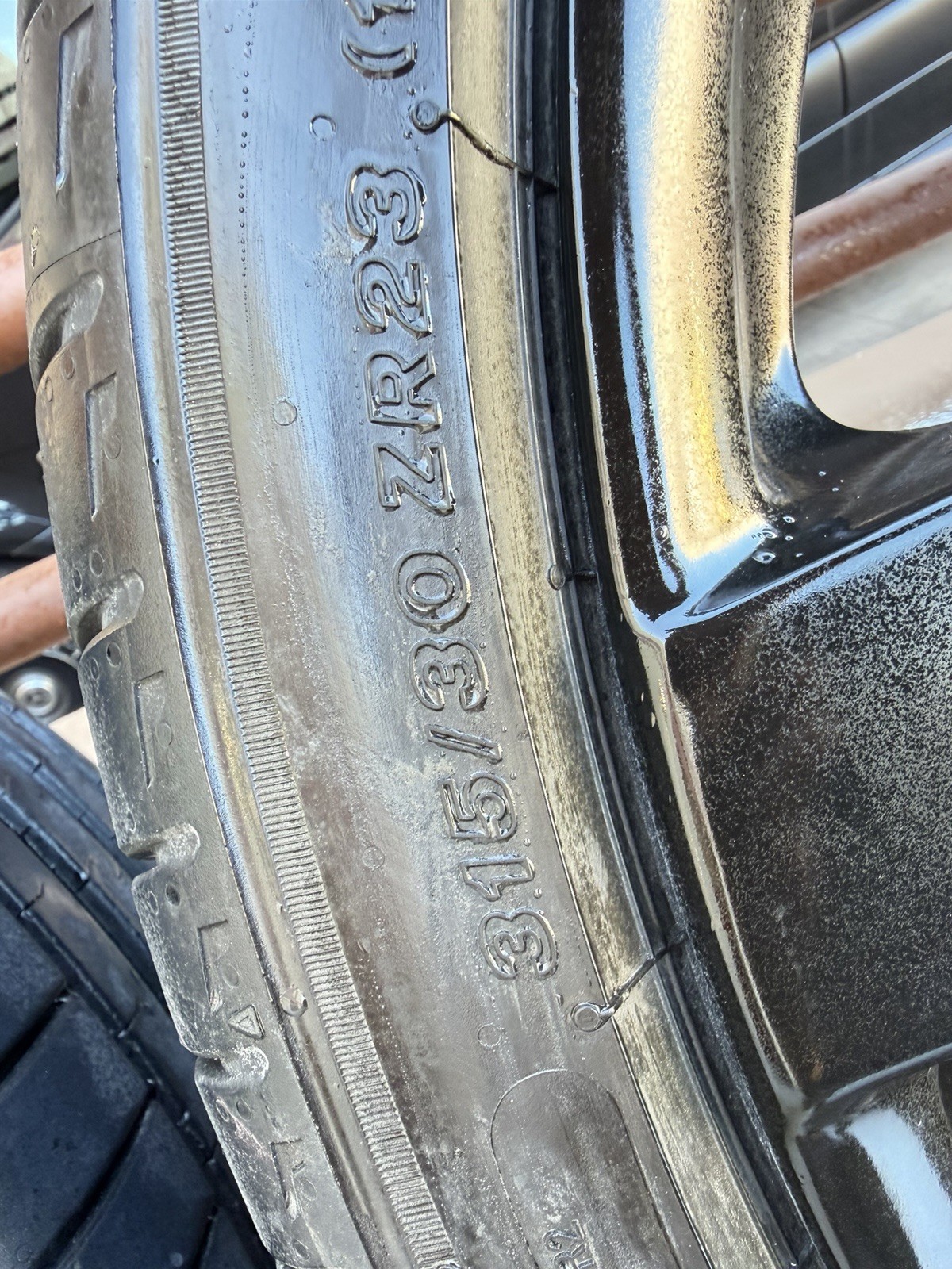 FERRARI PUROSANGUESTOCK WHEELS