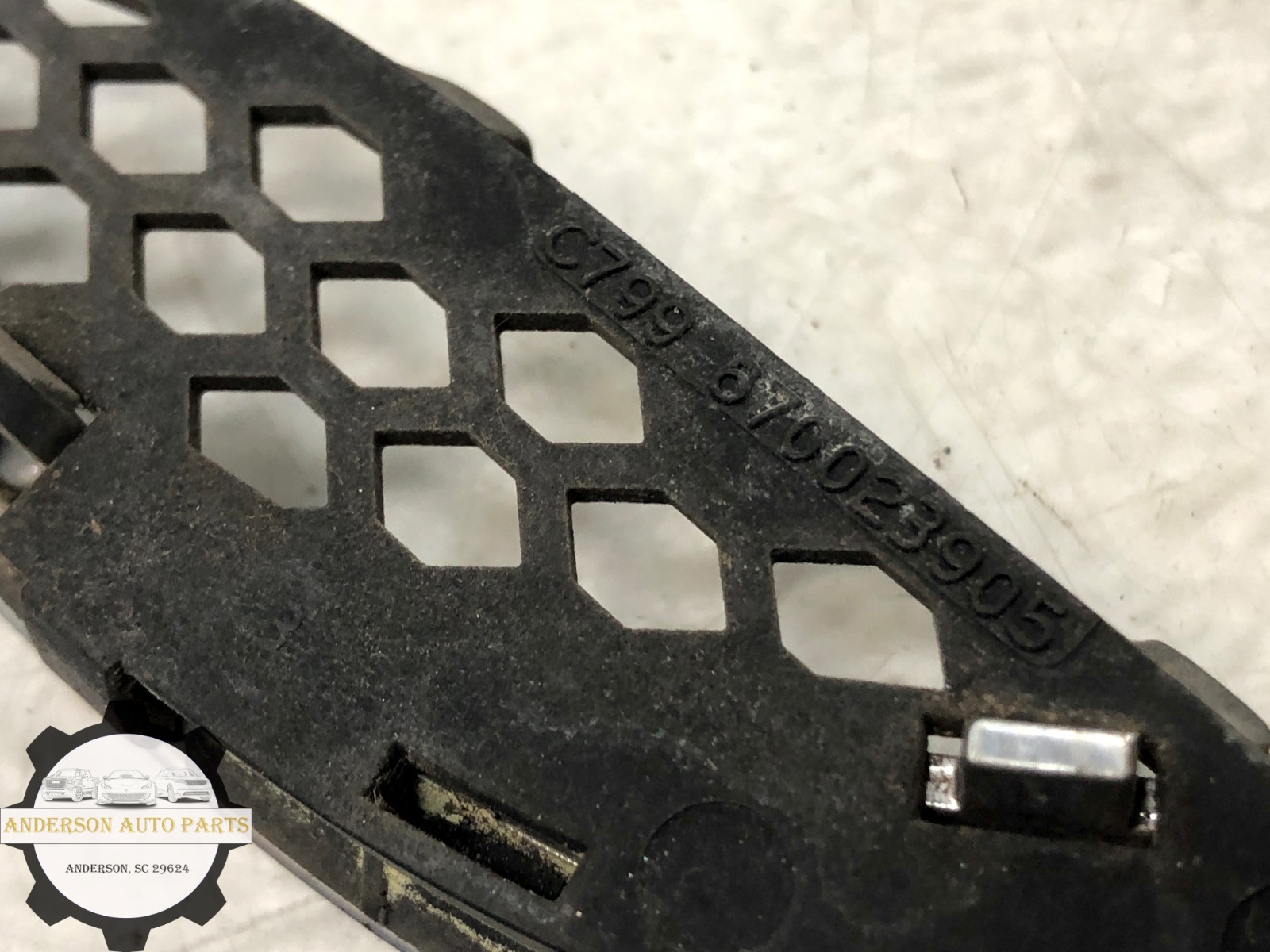 2014-2019 MASERATI GHIBLI LEFT DRIVER FRONT FENDER VENT GRILLE TRIM SET OEM