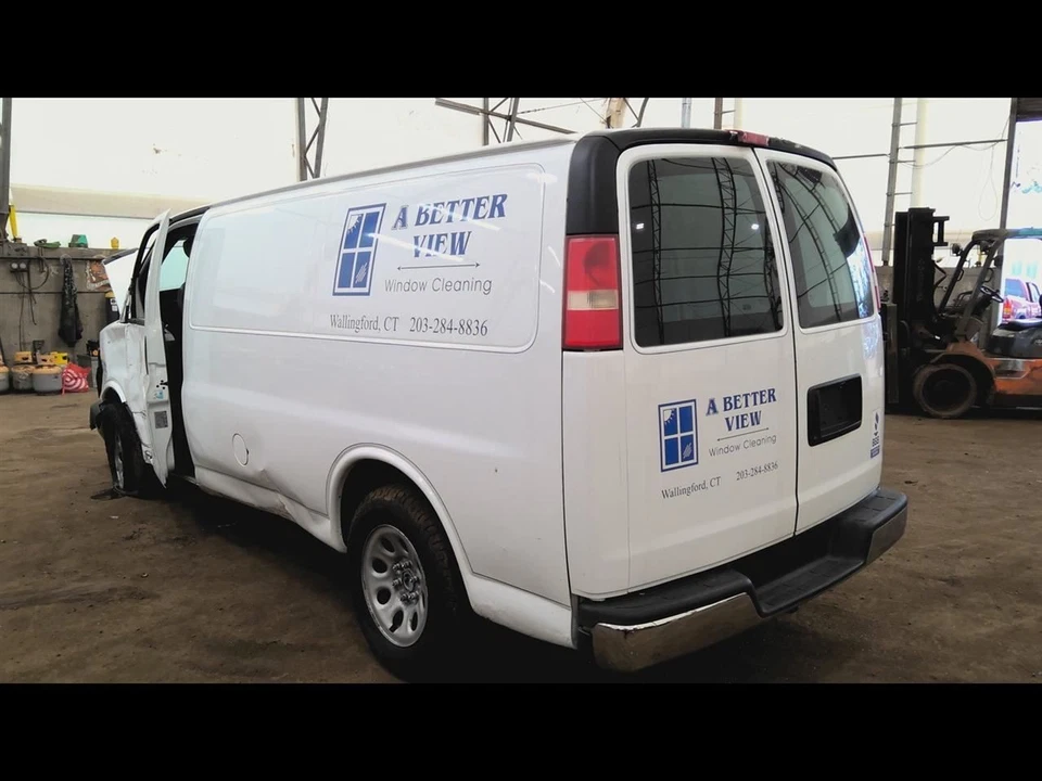 Radiator Fits 04-14 EXPRESS 1500 VAN 6828669 - Image 2 of 4