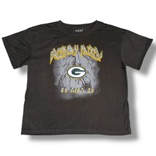 WEAR by Erin Andrews Green Bay Packers Cropped Graphic T-Shirt Womens M
