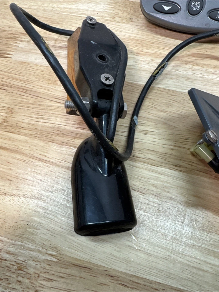 Buscador de peces Eagle Cuda 128 con transductor skimmer/cable de alimentación sin montaje probado Foto 4 de 4