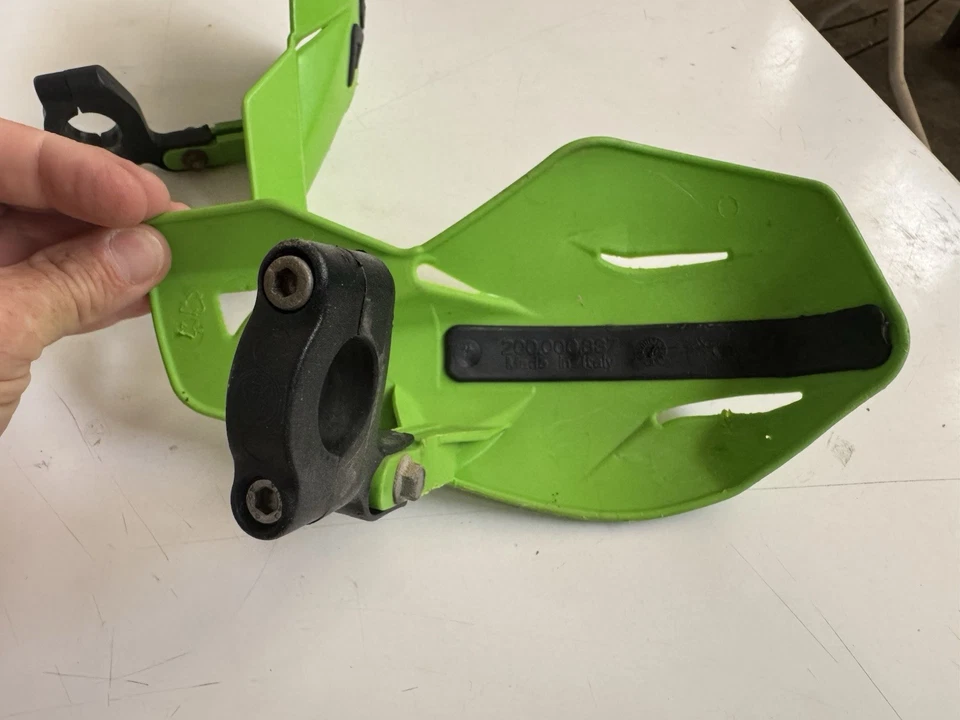 Paramani Noto Della ACERBIS colore  Verde - Universali. Montano Su Tutte Le Moto - Immagine 4 di 4