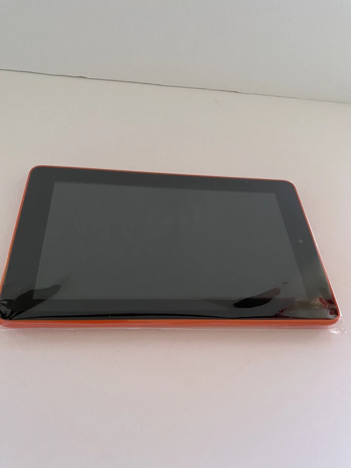 Amazon Fire 7” Tablet (5th Gen.) 8 GB Quad Core Front Rear Cam Micro SD Slot - Image 4 of 4