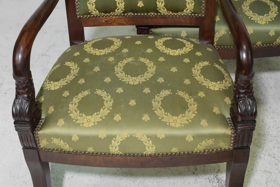 JUEGO FRANCÉS DE CUATRO SILLONES DE CAOBA Foto 4 de 4