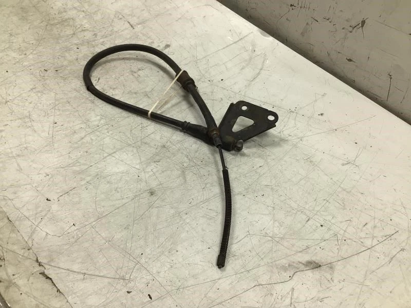 CABLE FRENO ESTACIONAMIENTO LADO CONDUCTOR TRASERO IZQUIERDO KIA SEDONA 2010 FÁBRICA Foto 2 de 4