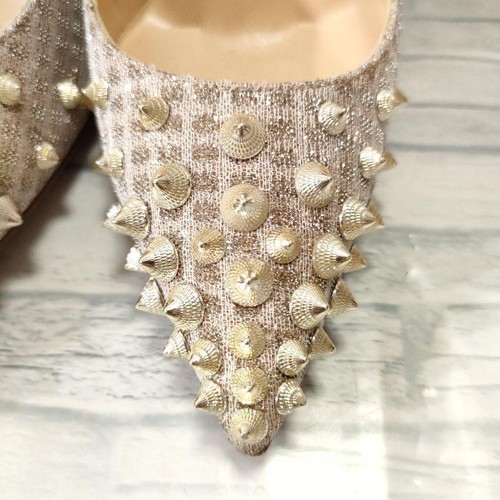 Christian Louboutin Spiky Shell 100 Bombas Oro Blanco Tachuelas Talla 6 EE. UU. Excelente - Imagen 3 de 19
