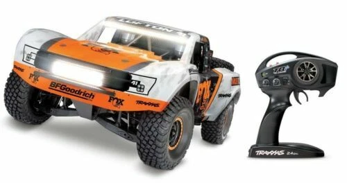 Modellini di auto e moto radiocomandati monster truck Scala 1:10