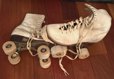 Vintage Chicago White Women s Roller Skates w/ Wooden Wheels Original Case