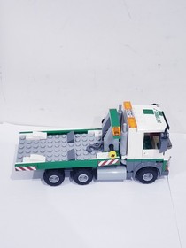 Lego 60097 City Square Tow Truck & Yellow Car 