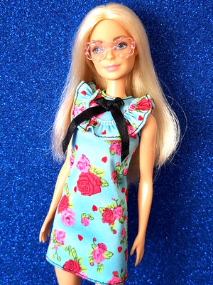 Barbie Puppe Fashionistas #92 Mattel FJF52 Retro Garten Party Kleid anno 2017