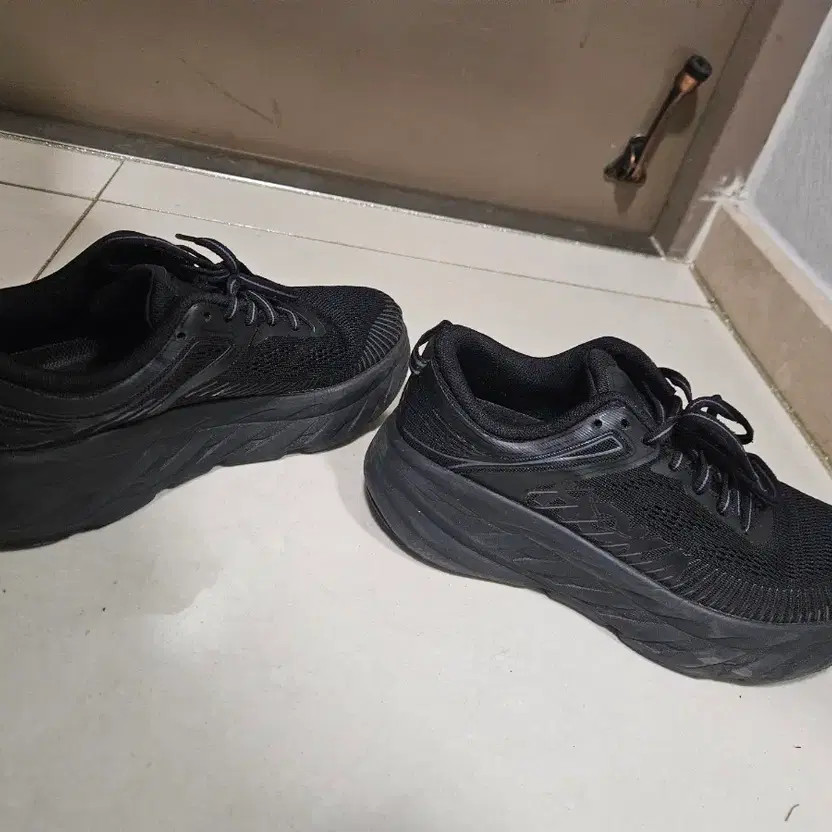 Hoka Women's Bondi 7 BBLC Running Shoes - Size 230, Used with Repairs thumbnail 2