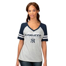 Women's G-III 4Her by Carl Banks Heather Gray New York Yankees Goal Line Raglan