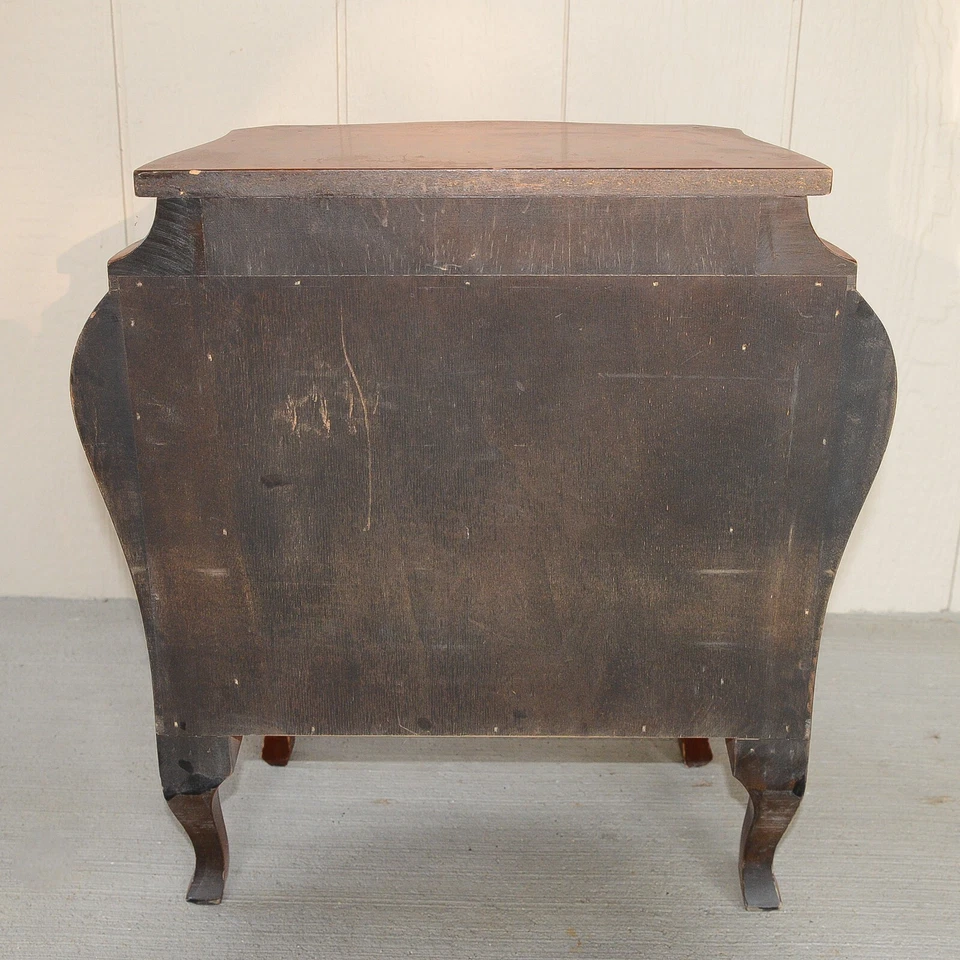 Pequeño cofre bomba Luis XIV vintage hecho en Italia.  Recogida local, Cincinnati, Ohio Foto 3 de 4