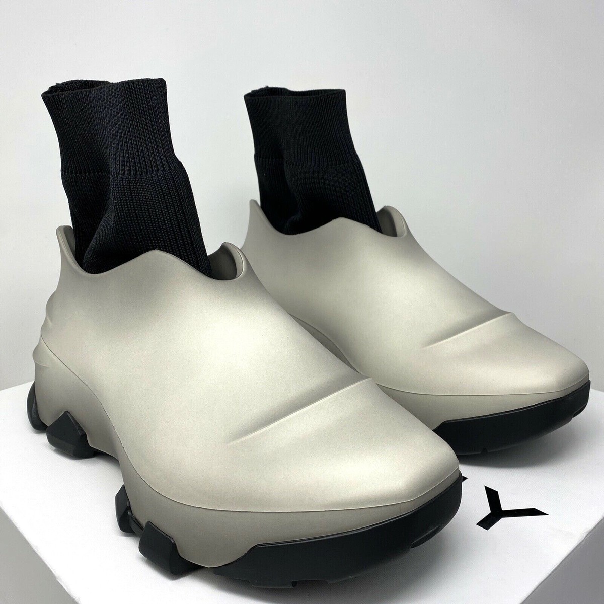 Givenchy Monumental Mallow Hybrid Men 