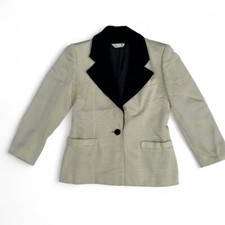 Vintage Oscar de la Renta Blazer Cream with Black Velvet Collar