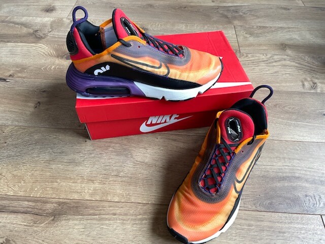 Size 7.5 - Nike Air Max 2090 Magma 