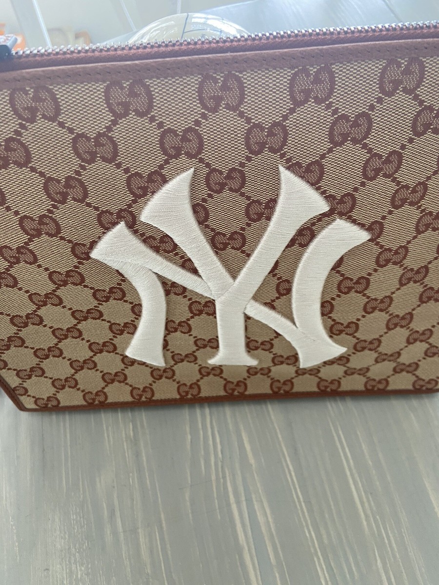 Gucci NY Yankees MLB Wristlet Clutch | eBay