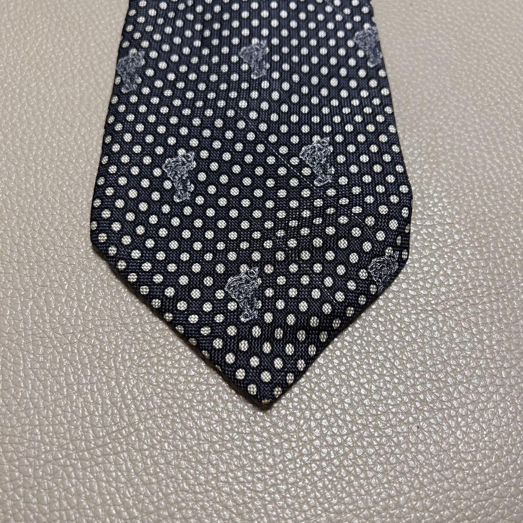 Rock and ty Gianni Versace ヴェルサーチ GIANNI VERSACE Rare tie Black, medusa pattern silk from