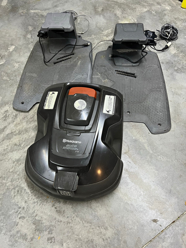 Husqvarna Automower 315 Robotic Lawn Mower Battery 18V 60 dB w/ 2 Stations.