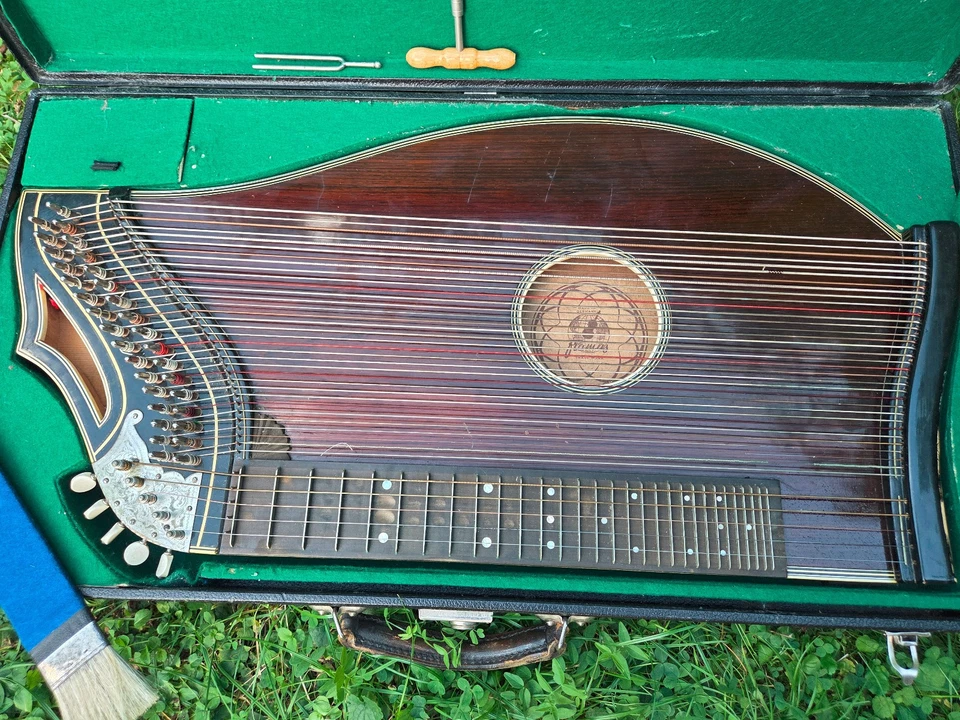 Beautiful big German alpine Zither "Framus" (model 7/20?) additional soundhole - Image 2 of 4