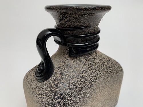 Hand Blown Spanish Lafiore Vintage MCM Black Glass Vase with Scavo Texture. - 第 1/9 張圖片