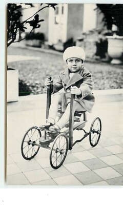 Fotokarte - Kind auf einem rollenden Spielzeug - 17169