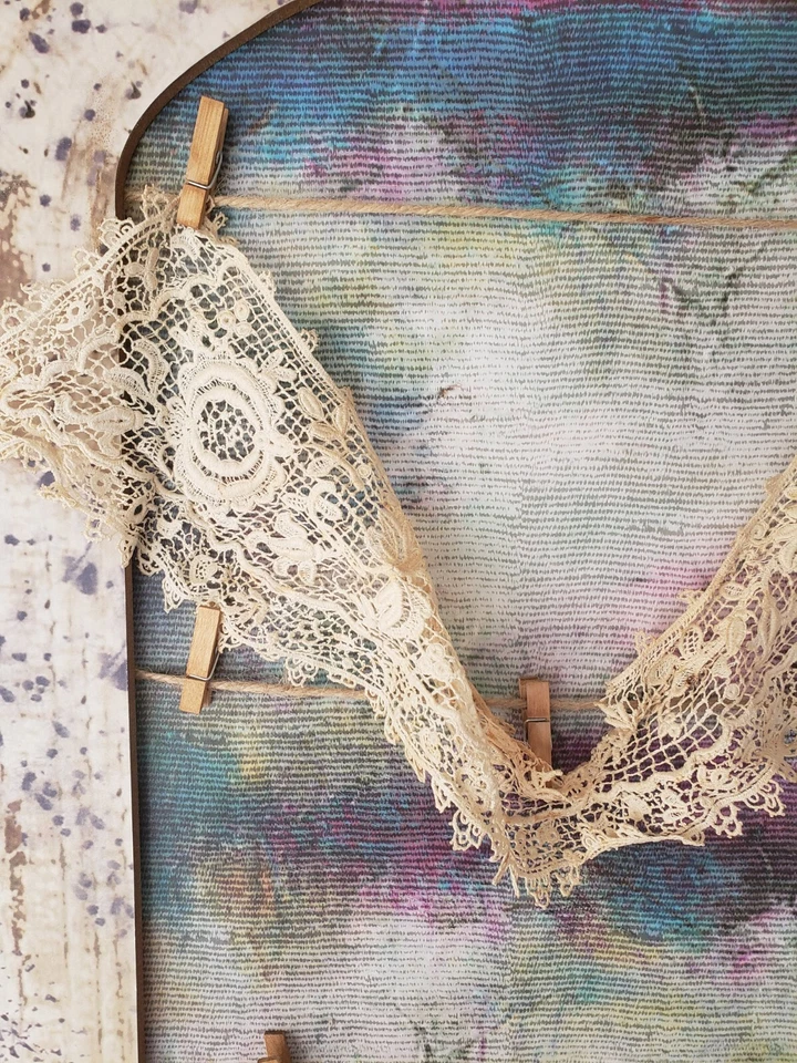 Antiguo Victoriano Eduardiano Era de la Guerra Civil Encaje Vestido Cuello Yugo Jabot Muñeca Foto 3 de 4