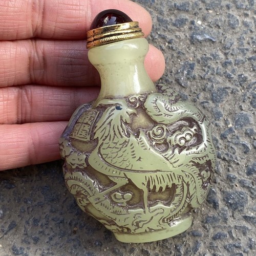 Ancient Chinese beautifully carved dragon and phoenix luminous snuff bottle - Picture 9 of 9