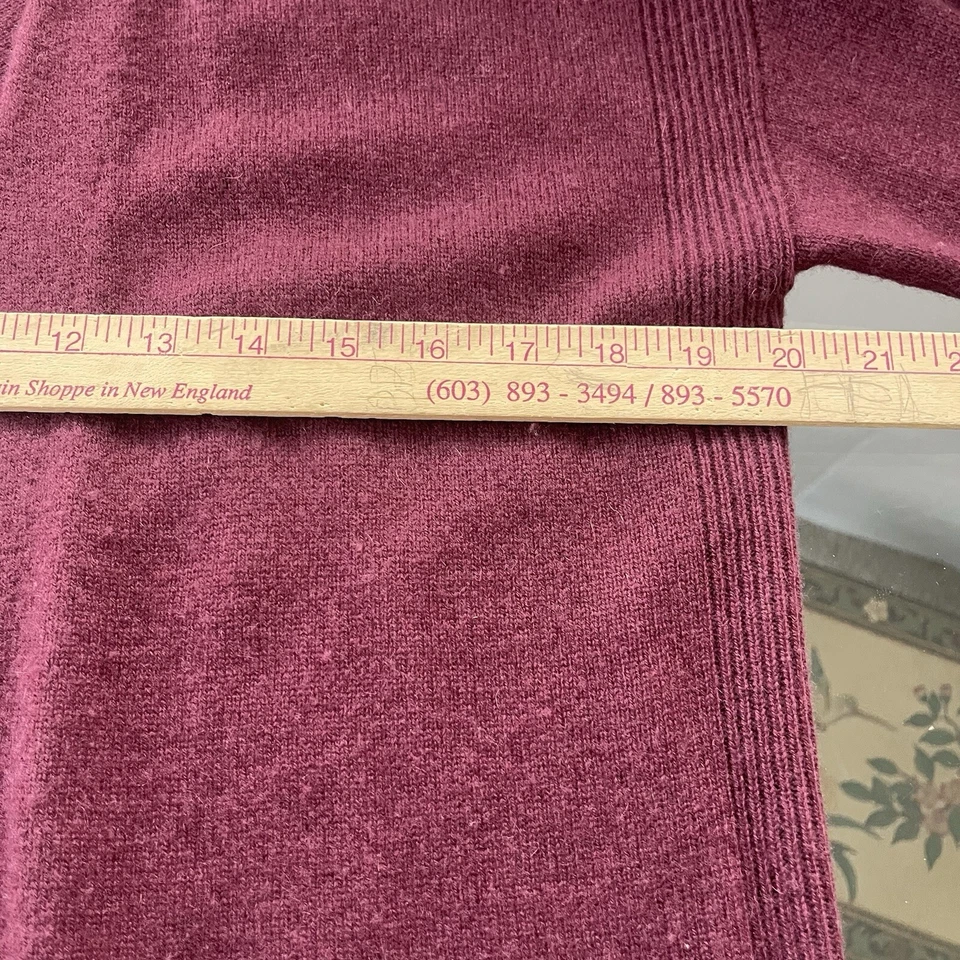 Cárdigan halógeno de lana de cachemir pequeño largo plumero bolsillos borgoña abierto Foto 3 de 4