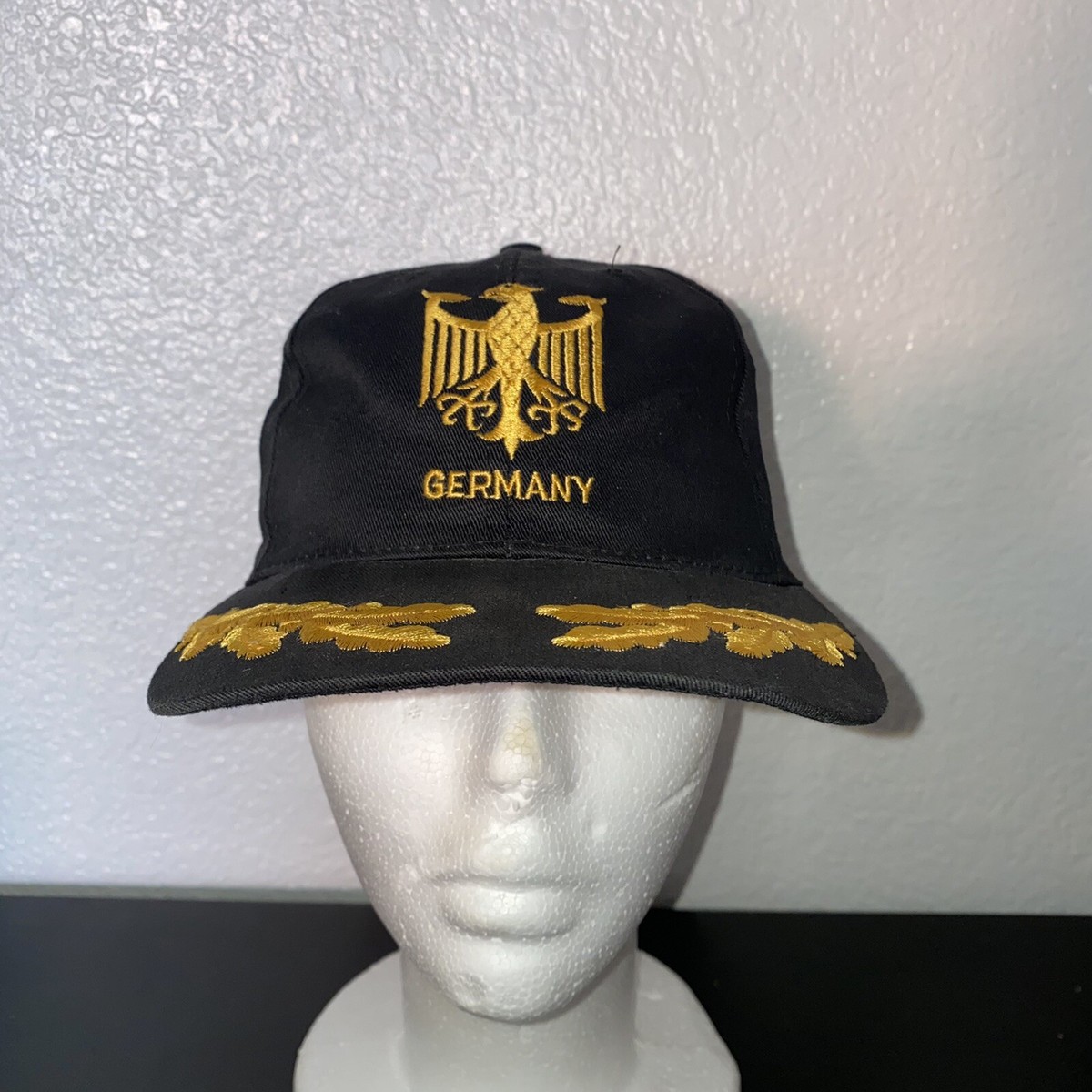 Vintage Supreme Germany 100% cotton embroidered black snapback hat