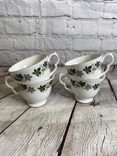 Gainsborough bone China made in England leaves pattern tea cups set of 4