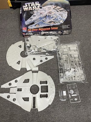 AMT ERTL Star Wars Cut-away Millennium Falcon model kit 1996 open